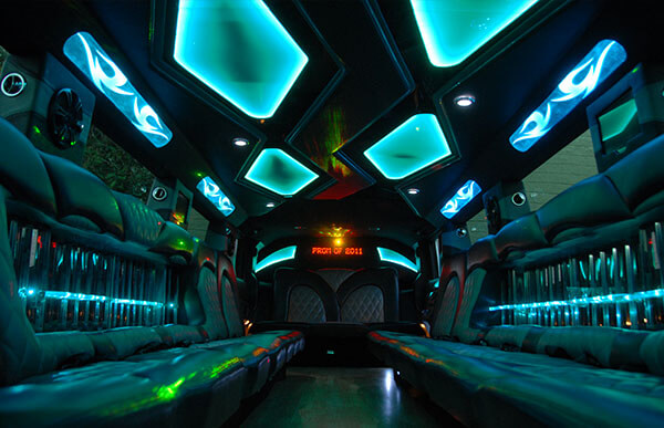 Hummer SUV Limos For 22 Passengers - Party Bus Los Angeles